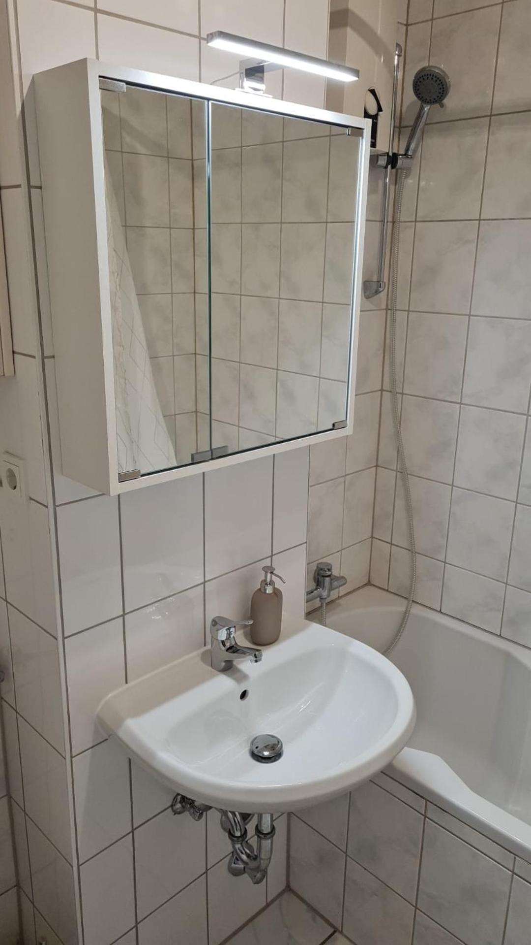Ferienwohnung Unique: Cozy - Balcony - Kitchen - Netflix BRE Exterior foto
